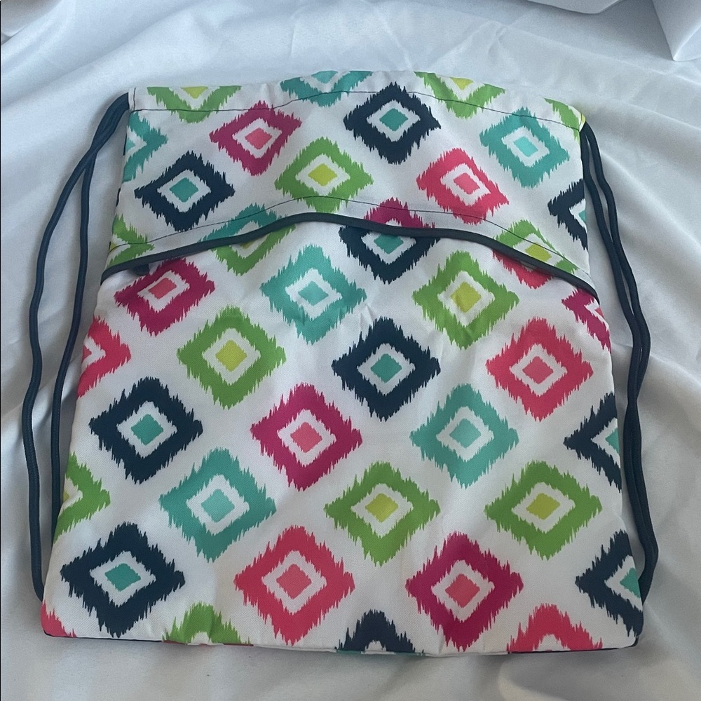 New- Thirty One Colorful Geometric Patterned Women's insulated Bag